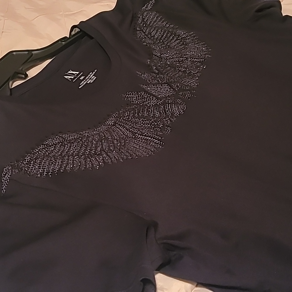 T SHIRT - Picture 2 of 4